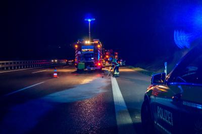 BAB 81 / Mundelsheim: PKW steht nach Verkehrsunfall quer auf der Autobahn